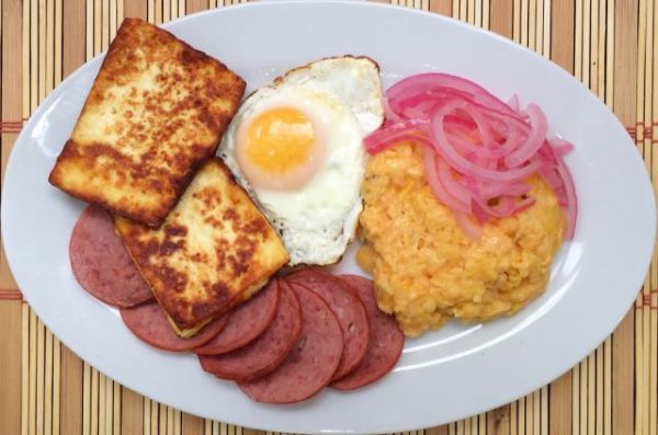 Comida típica de República Dominicana - XCAPE